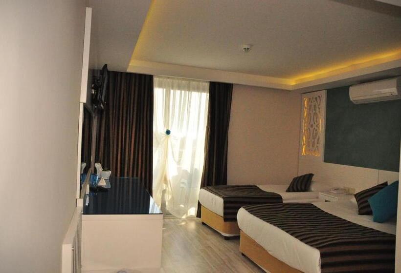 Standard Triple Room Sea View, Aura Boutique
