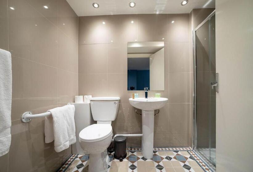 חדר סטנדרט לשלושה, Hotel Shepherds Bush London