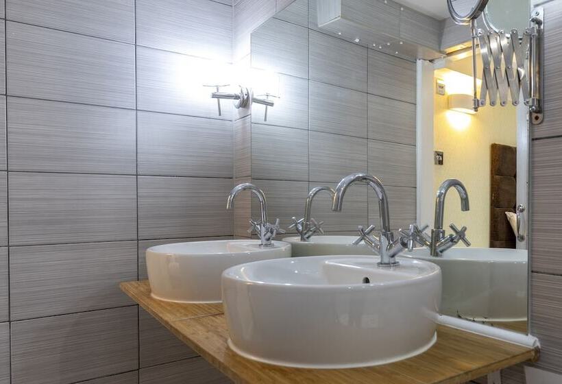 חדר סטנדרט לארבעה, Hotel Shepherds Bush London