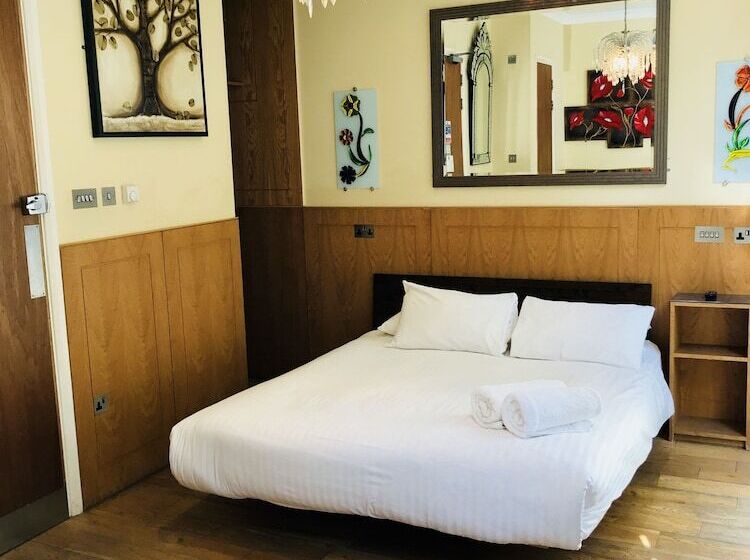 Family Suite, The Melville Hotel By Rokxy  Kings Cross
