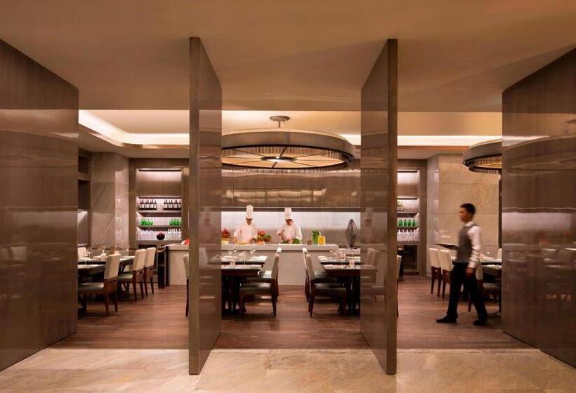 اتاق اجرایی با تخت بزرگ, Jw Marriott Hotel Macau