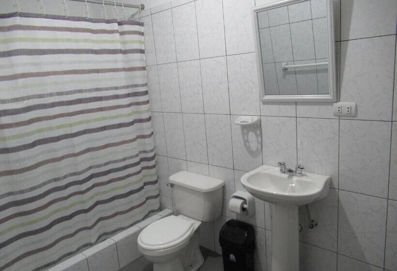 اتاق استاندارد یک نفره, Kurmi Hostel Lima Airport