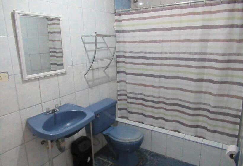 اتاق استاندارد, Kurmi Hostel Lima Airport