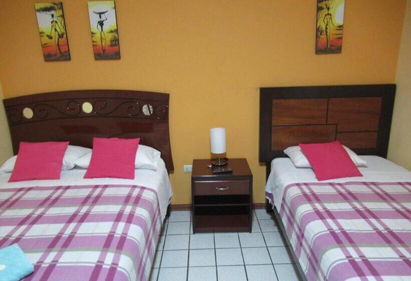 اتاق استاندارد سه نفره, Kurmi Hostel Lima Airport
