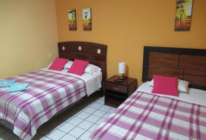 اتاق استاندارد سه نفره, Kurmi Hostel Lima Airport