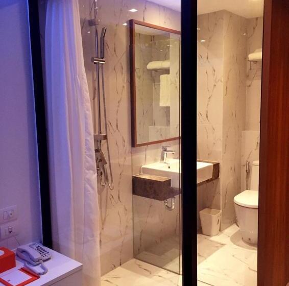 اتاق استاندارد یک نفره, S Box Sukhumvit