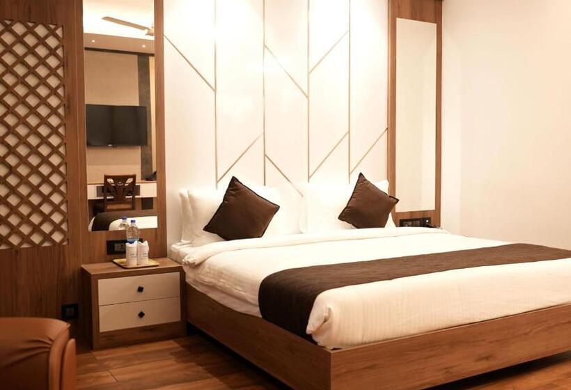 Номер Deluxe, Arcadia
