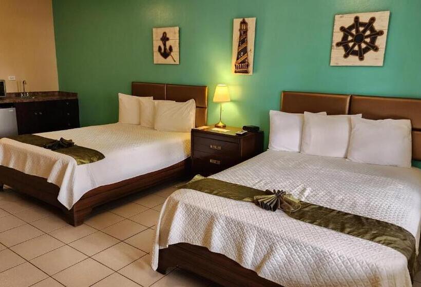 سوییت جونیور, Combate Beach Resort