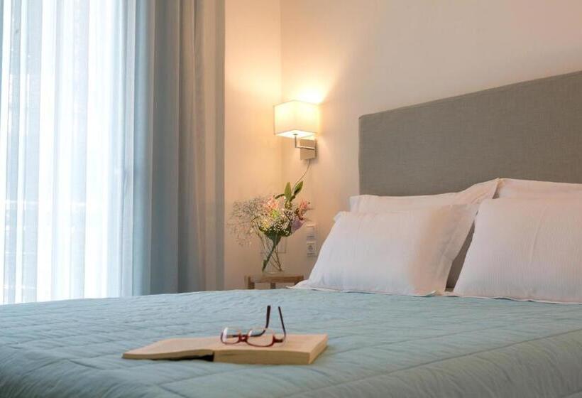 اتاق استاندارد سه نفره, Grand Theoni Boutique Hotel & Spa