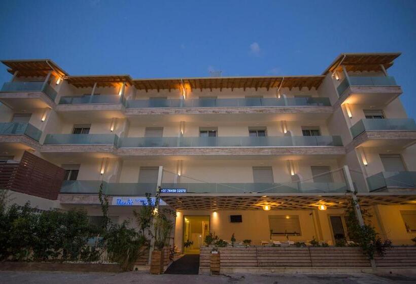 اتاق استاندارد چهار تخته, Grand Theoni Boutique Hotel & Spa