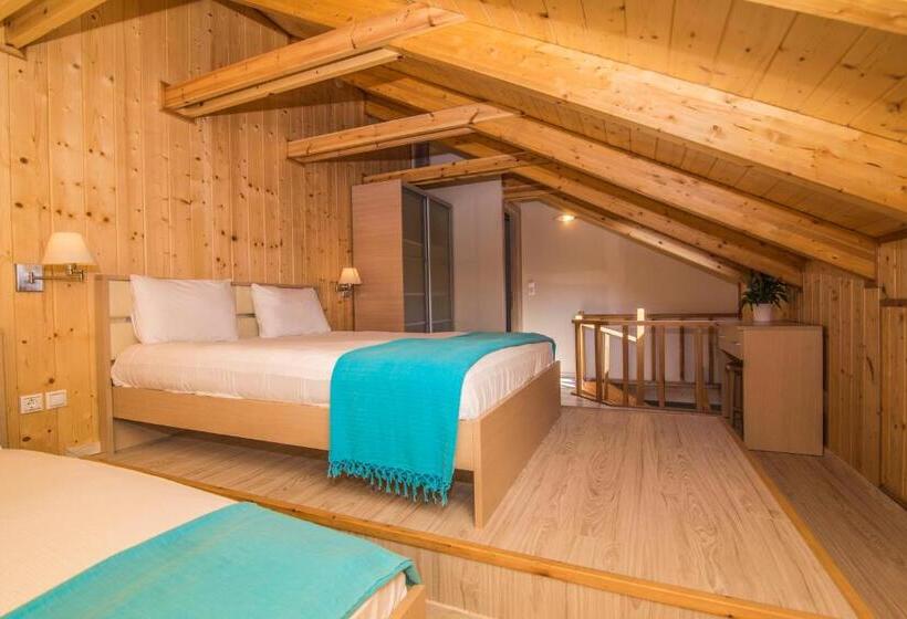 سوییت, Grand Theoni Boutique Hotel & Spa