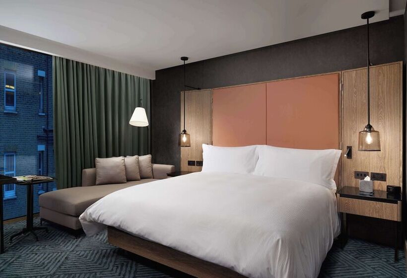 Номер Deluxe, Hilton London Bankside