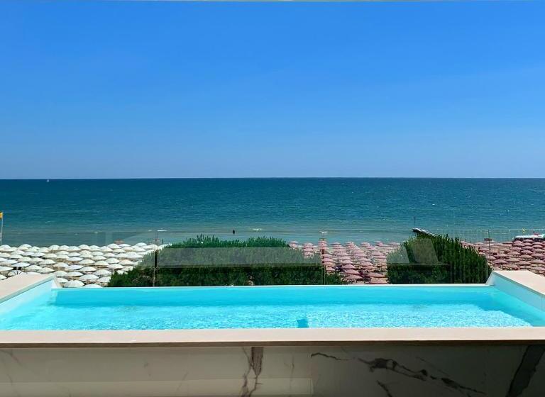 Люкс с Бассейном, Park Hotel Cellini
