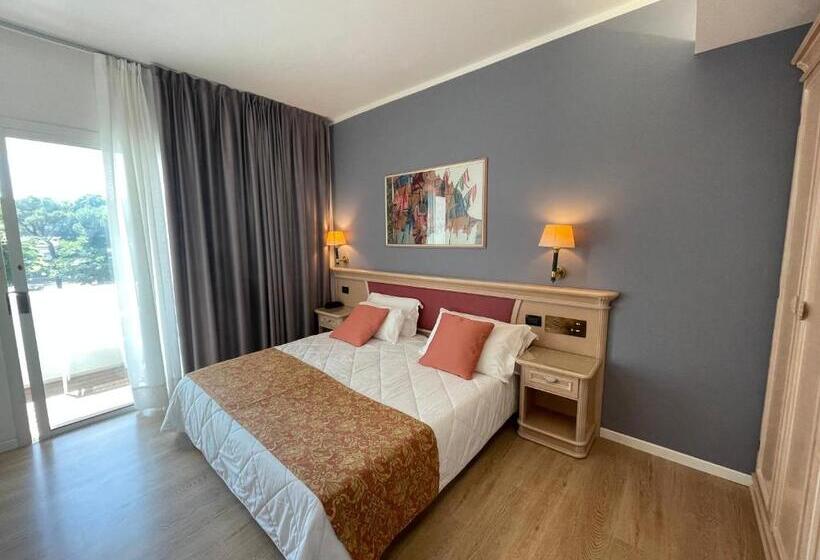 Номер Стандарт с Балконом, Park Hotel Cellini