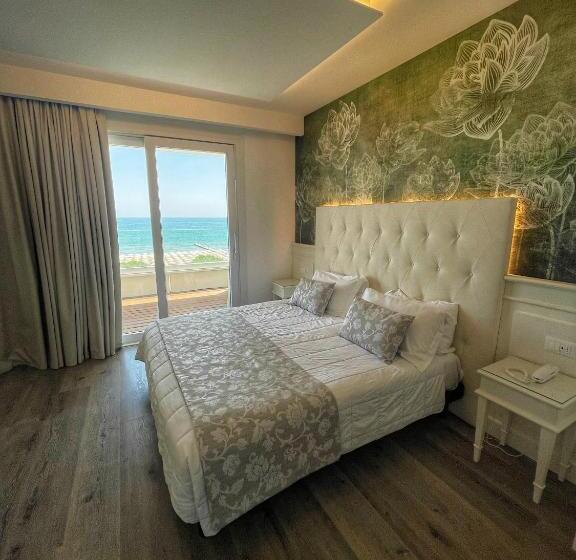 Номер Deluxe Вид на Море, Park Hotel Cellini