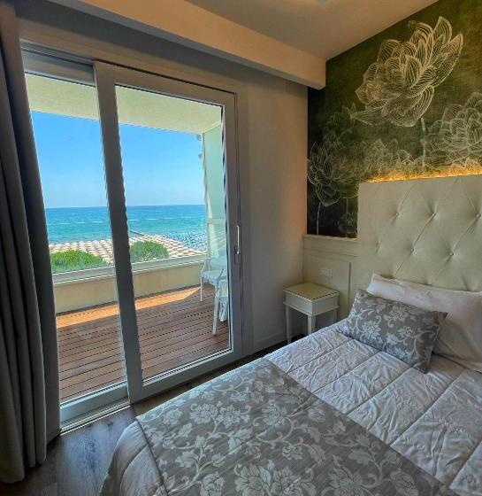 Номер Deluxe Вид на Море, Park Hotel Cellini