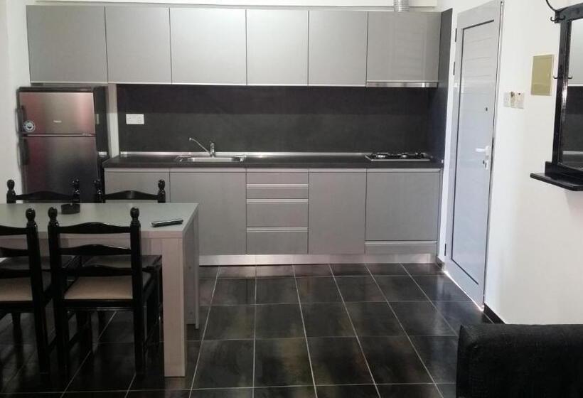 Семейные Апартаменты, Agrino Hotel Apartments