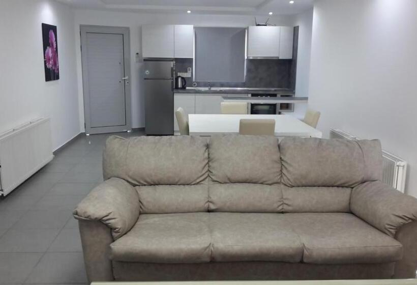 Семейные Апартаменты 3 Спальни, Agrino Hotel Apartments