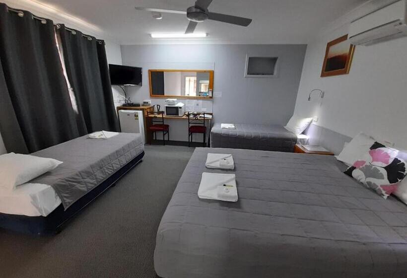 Семейный Номер, Civic Motel Grafton