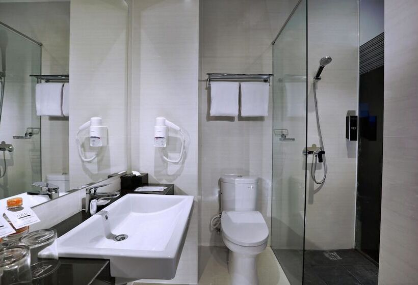 Номер Deluxe, Neo Dipatiukur Bandung By Aston