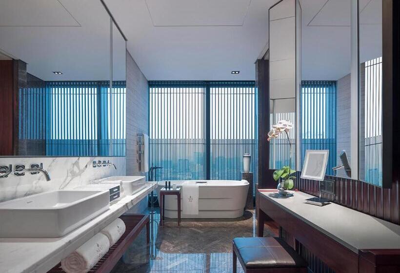 Номер Клуб, Nuo Hotel Beijing
