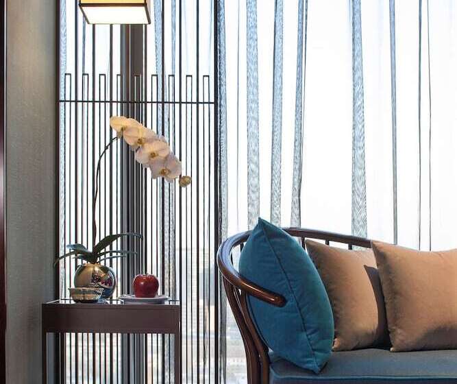Студия Стандарт, Nuo Hotel Beijing