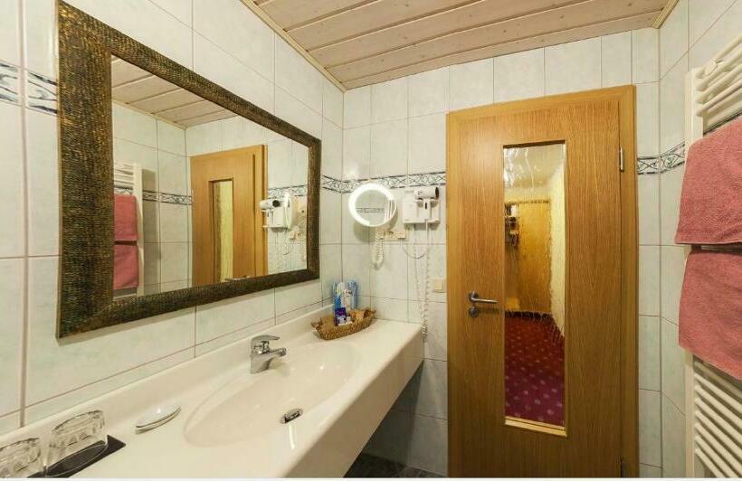 Номер Стандарт с Балконом, Alpen Wohlfühlhotel Dörflwirt