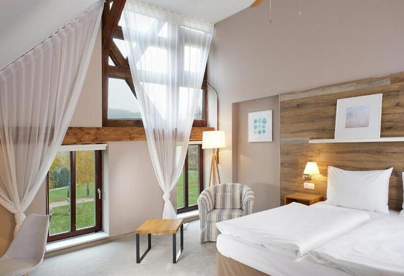 سوییت جونیور, Cihelny Golf & Wellness Resort