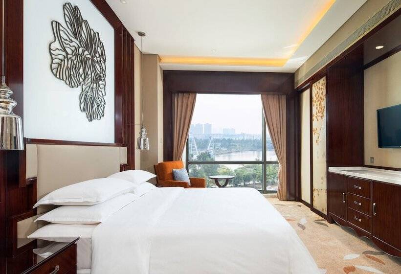 Номер Deluxe Вид на Озеро, Sheraton Changde Wuling