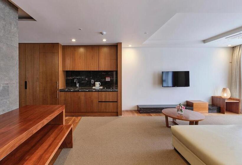 Family Suite, The Island Blue