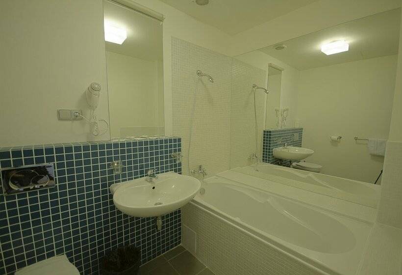 Quarto Triplo Estandar, Wenceslas Square Hotel   Czech Leading Hotels