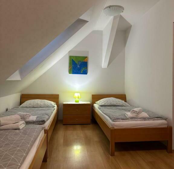 اتاق کلاسیک سه تخته, Glamping Laško