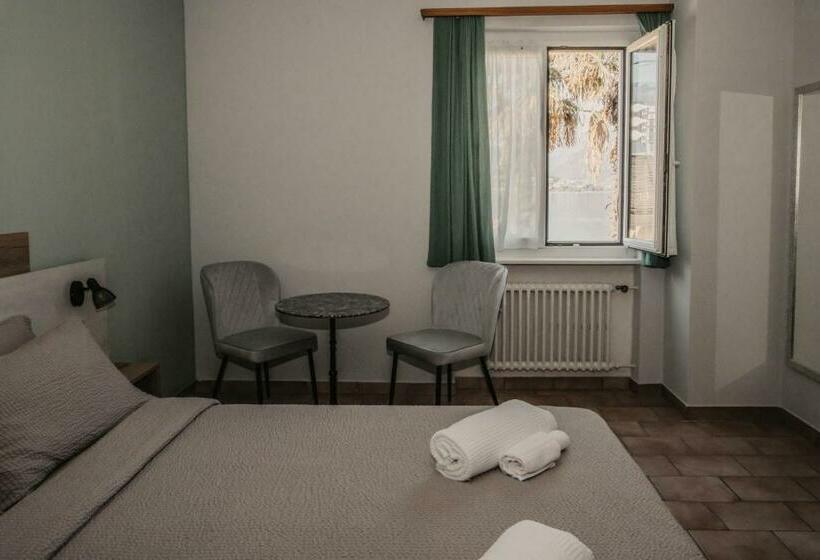 Номер Стандарт Вид на Озеро, Albergo Ristorante Al Portico