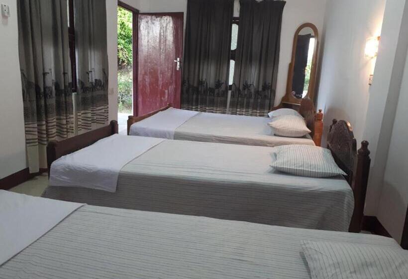 Семейный Номер, Ahsram Accommodations