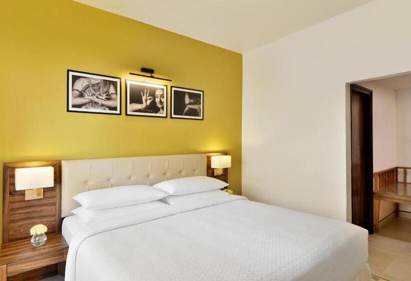 套房带泳池景, Four Points By Sheraton Mahabalipuram Resort & Convention Center