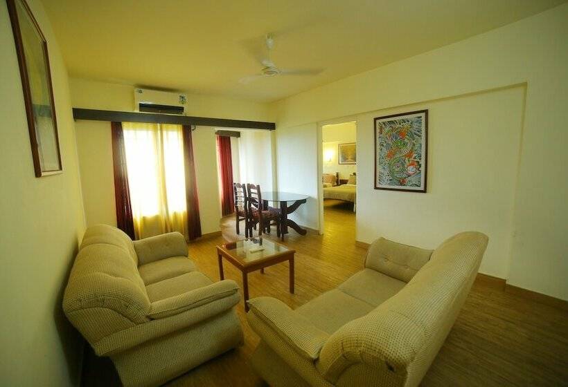 家庭套房, Plaza Suites