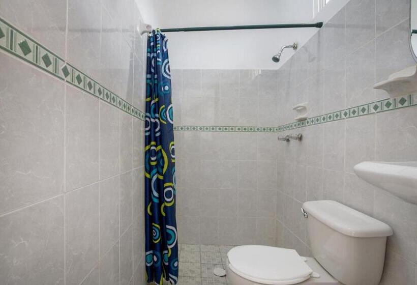 Quarto Familiar, OYO Hotel Palma Real