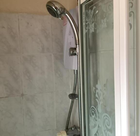 Номер Economy, Tuxford House