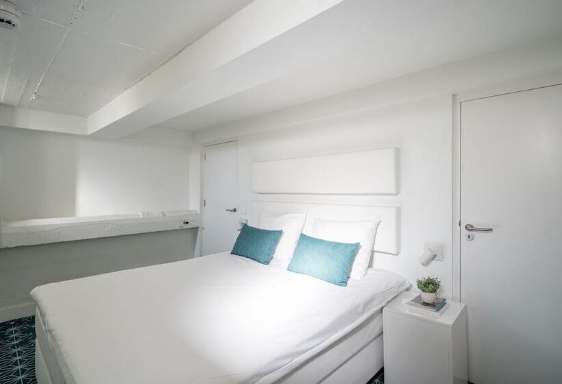 2 Bedroom Family Apartment, Yays Amsterdam Salthouse Canal By Numa