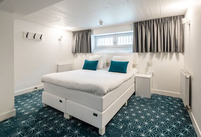 2 Bedroom Family Apartment, Yays Amsterdam Salthouse Canal By Numa
