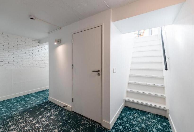2 Bedroom Family Apartment, Yays Amsterdam Salthouse Canal By Numa