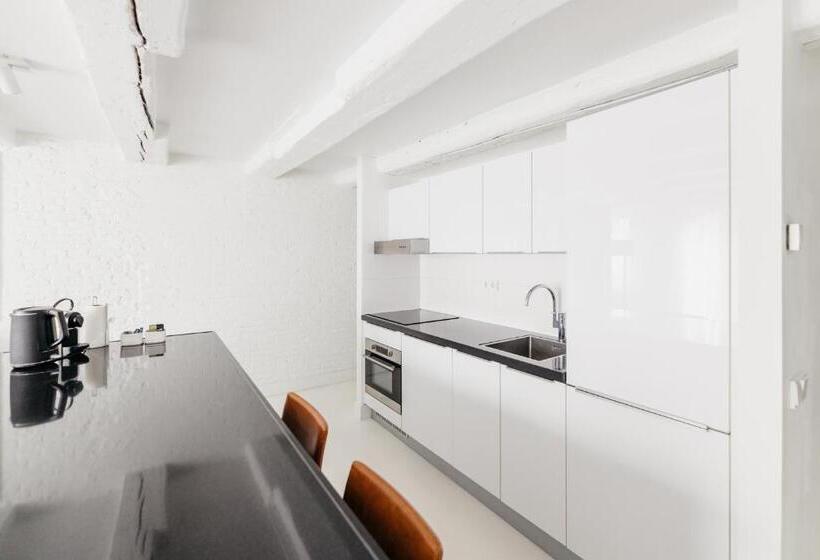 1 Bedroom Apartment with Views, Yays Amsterdam Salthouse Canal By Numa