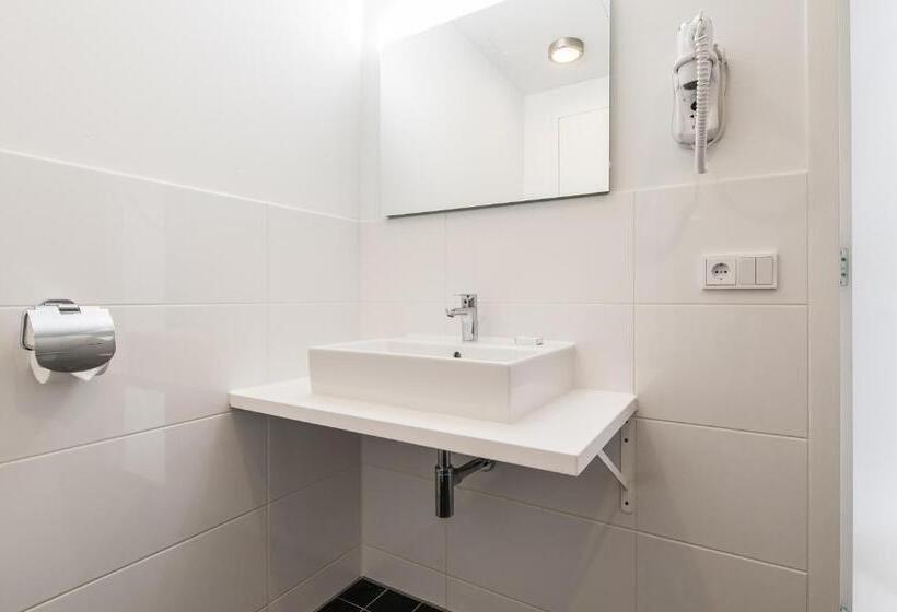 1 Bedroom Apartment, Yays Amsterdam Salthouse Canal By Numa