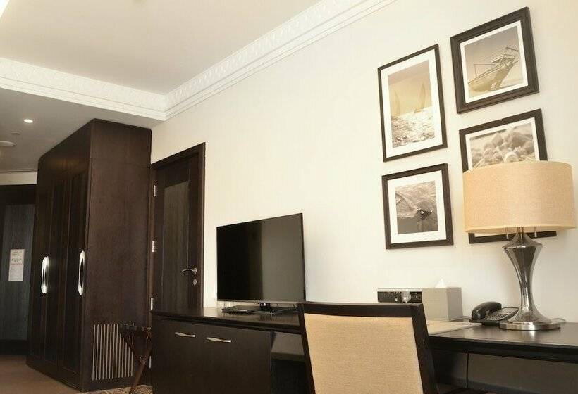 Номер Superior Вид на Море, Sheraton Sharjah Beach Resort And Spa