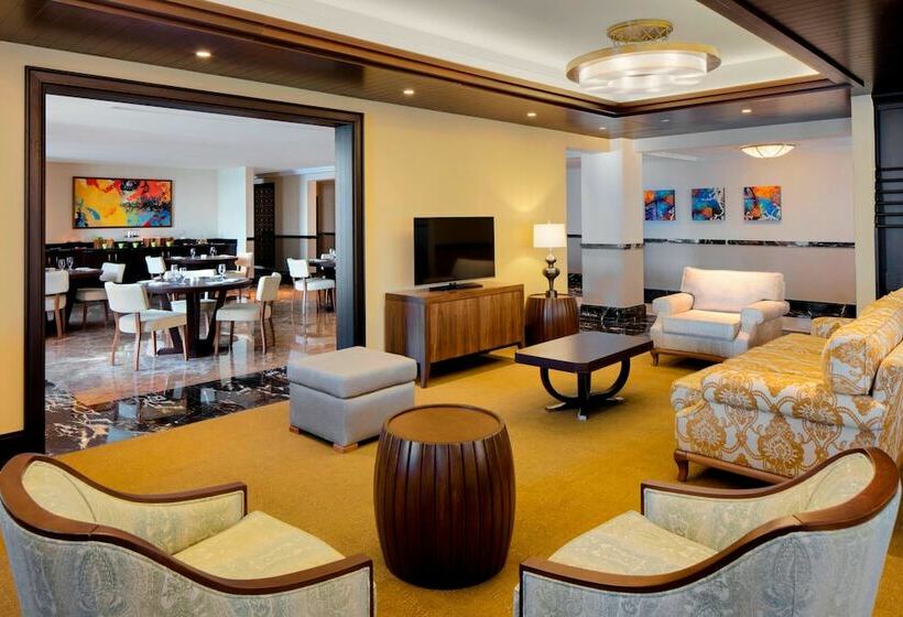 Люкс Клуб, Sheraton Sharjah Beach Resort And Spa