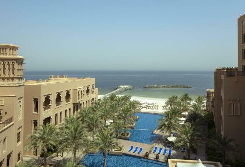 Номер Премиум, Sheraton Sharjah Beach Resort And Spa