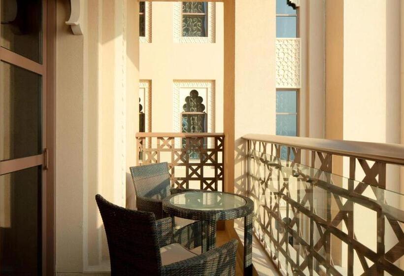 Номер Deluxe Кровать Кинг Вид на Город, Sheraton Sharjah Beach Resort And Spa