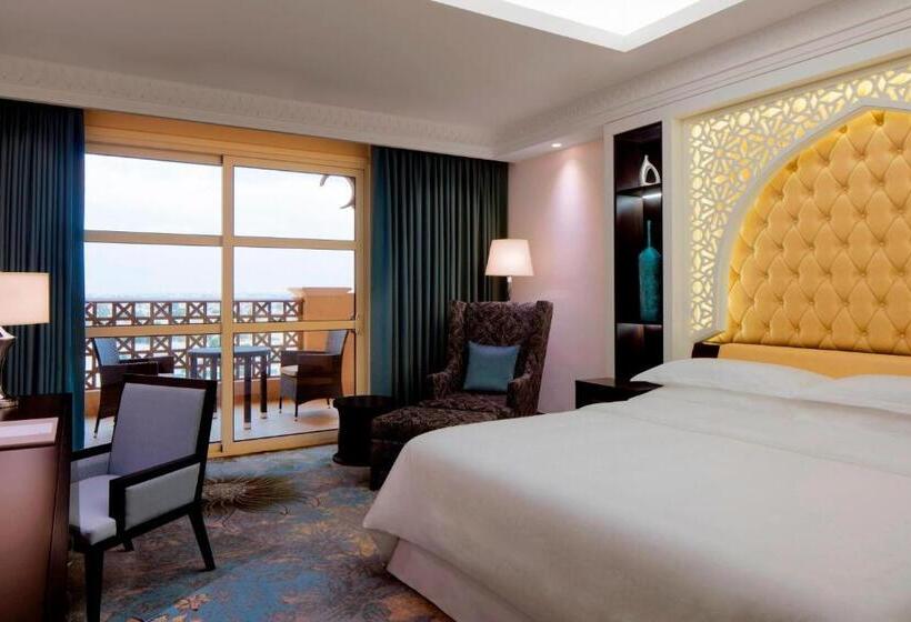 Номер Superior Кровать Кинг, Sheraton Sharjah Beach Resort And Spa