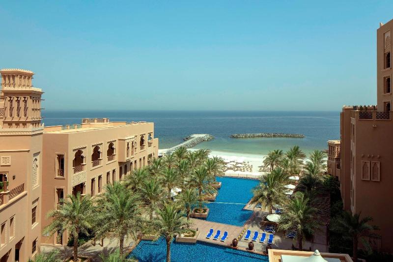 Номер Superior Вид на Море, Sheraton Sharjah Beach Resort And Spa