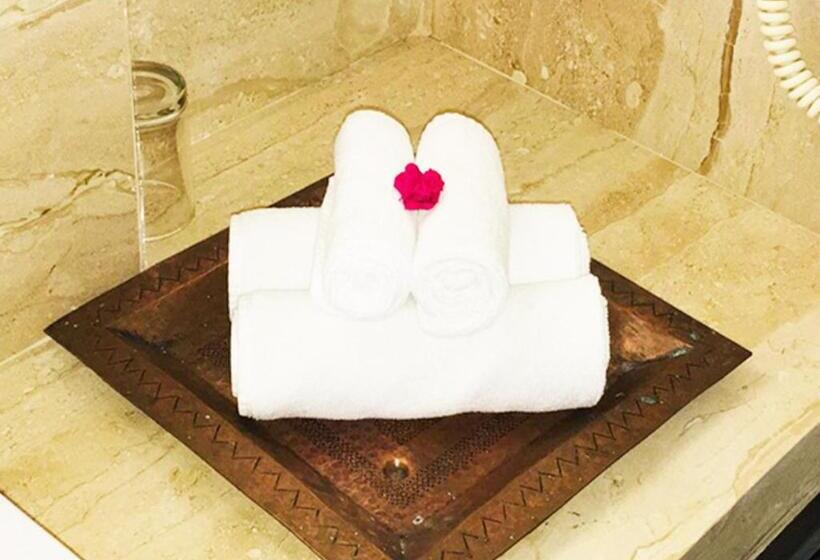 سوئیت با تخت بزرگ, The Chumbi Mountain Retreat & Spa